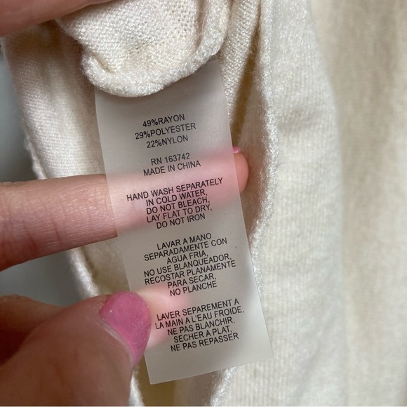 Milano Cream Sweater Size Medium - Picture 4 of 5